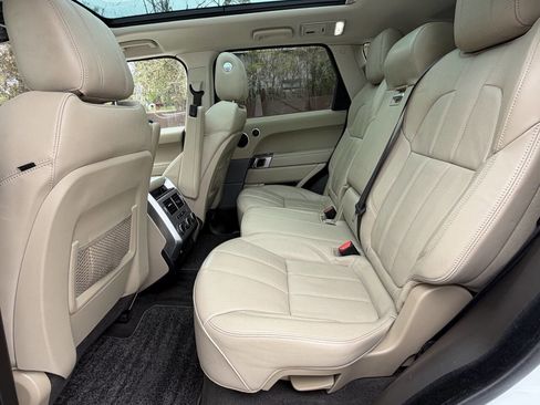 Used 2017 Land Rover Range Rover Sport HSE image 9