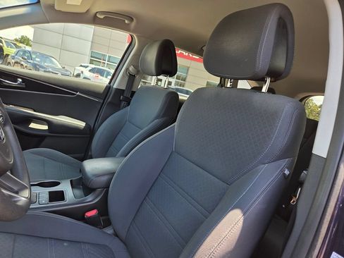 Used 2016 Kia Sorento FWD image 11