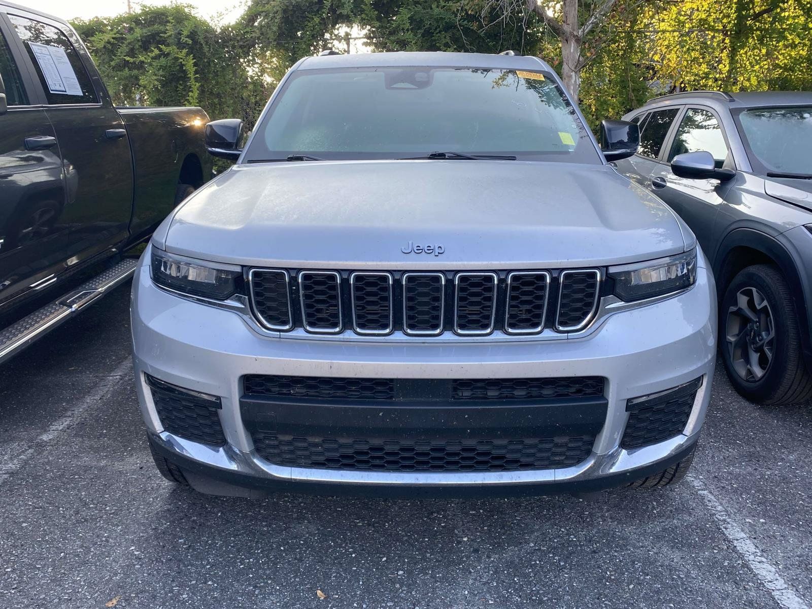 Used 2021 Jeep Grand Cherokee L Limited AWD/4WD image 2