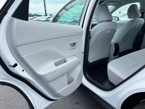 New 2026 Hyundai Kona SE FWD image 17