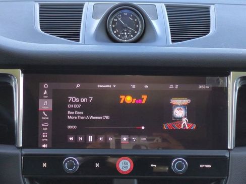 Used 2025 Porsche Macan image 20