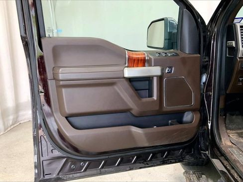 Used 2018 Ford F150 King Ranch w/ Equipment Group 601A Luxury AWD/4WD image 21
