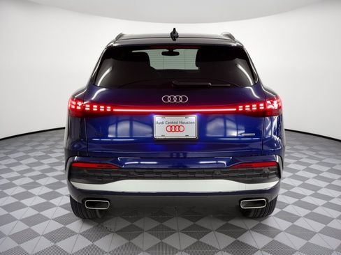Used 2025 Audi Q5 Premium w/ Convenience Package AWD/4WD image 11