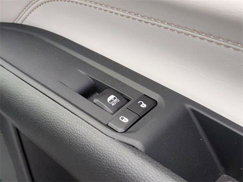 Used 2024 Jeep Compass Limited image 32