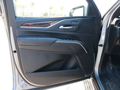 Used 2023 Cadillac Escalade ESV Sport Platinum w/ Heavy-Duty Trailer Package AWD/4WD image 20