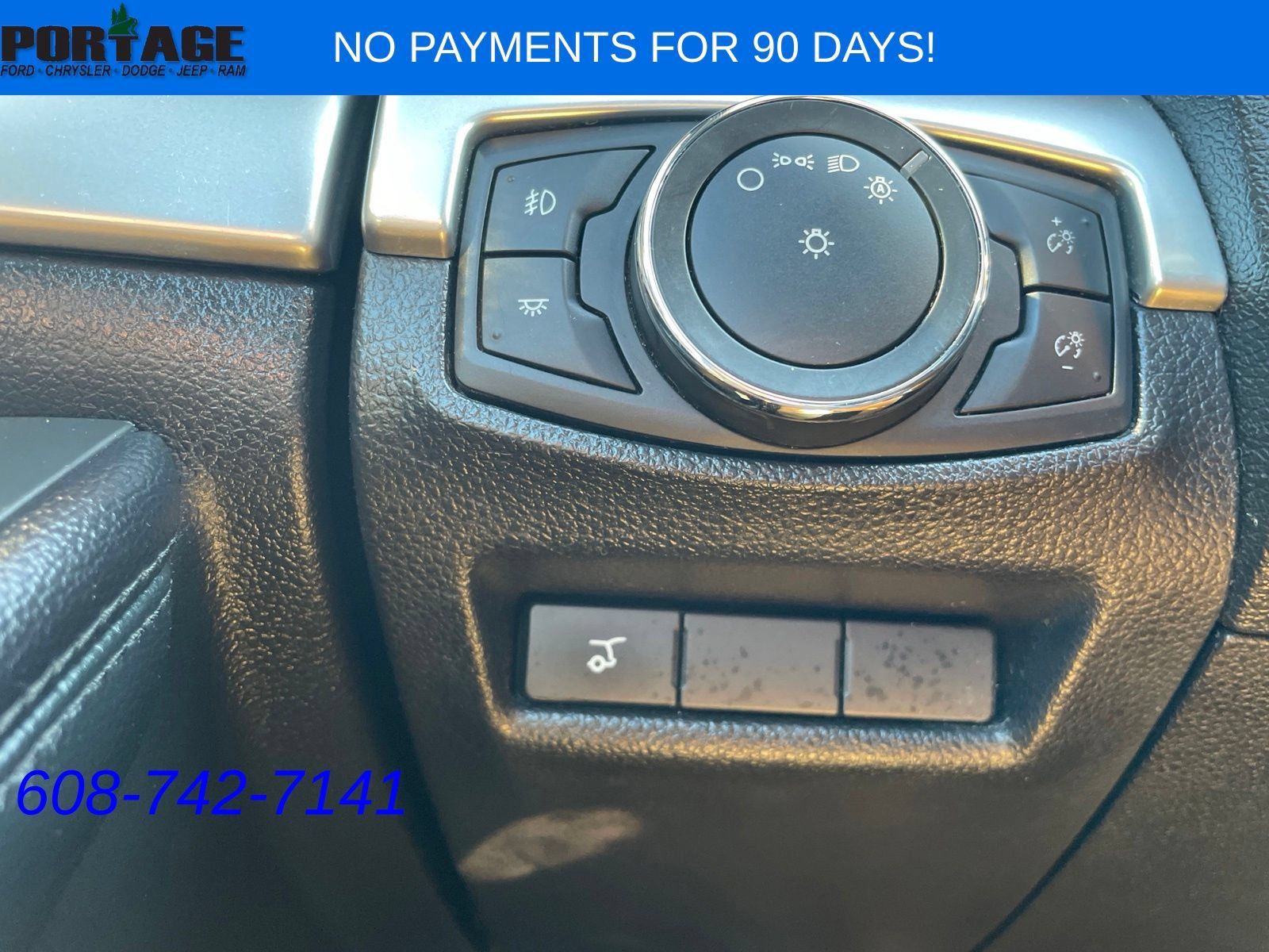 Used 2017 Ford Explorer XLT w/ Equipment Group 202A AWD/4WD image 22