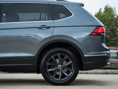 Certified 2024 Volkswagen Tiguan SE AWD/4WD image 4