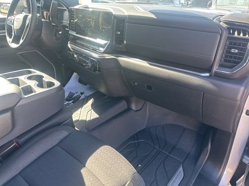 Used 2025 Chevrolet Silverado 3500 LT w/ Convenience Package image 27