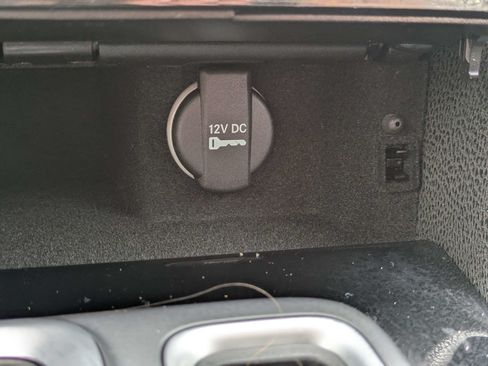 Used 2023 Chrysler 300 Touring RWD image 24
