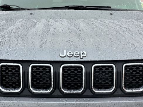 Used 2024 Jeep Compass Latitude image 47