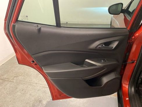 Used 2024 Chevrolet Trax ACTIV w/ Sunroof Package image 27