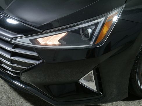 Used 2019 Hyundai Elantra SEL w/ Cargo Package image 16