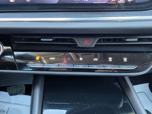 Used 2025 Buick Envision Preferred image 26