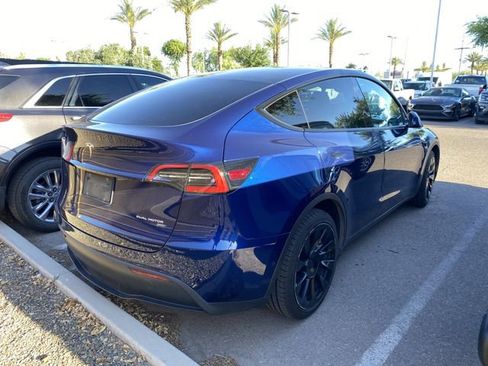 Used 2022 Tesla Model Y Long Range AWD/4WD image 4