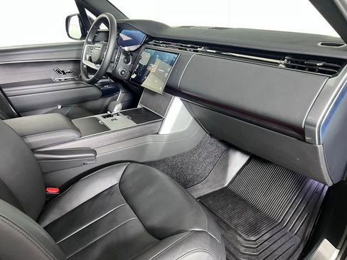 Used 2024 Land Rover Range Rover SE AWD/4WD image 18