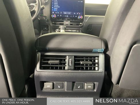Used 2024 Lexus GX 550 AWD/4WD image 45