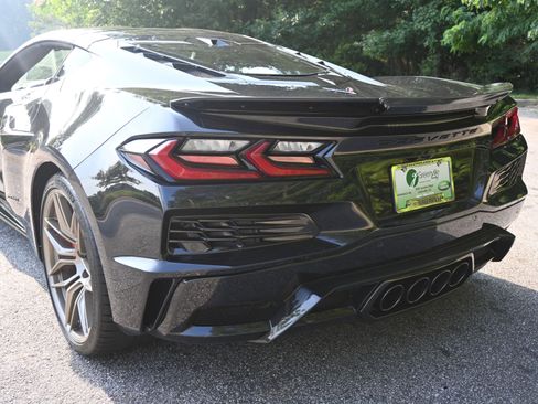Used 2024 Chevrolet Corvette Z06 image 6