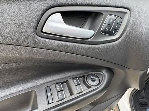 Used 2018 Ford Escape Titanium w/ Ford Safe & Smart Package image 5