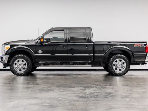 Used 2016 Ford F250 Lariat w/ Lariat Ultimate Package AWD/4WD image 9