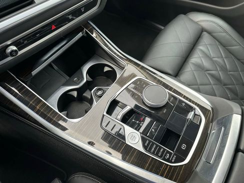 Used 2024 BMW X7 xDrive40i image 25