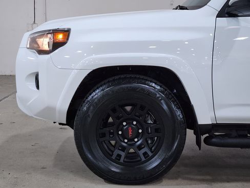 Used 2022 Toyota 4Runner SR5 image 5