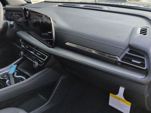 New 2026 Chevrolet Traverse LT w/ Midnight/Sport Edition image 29