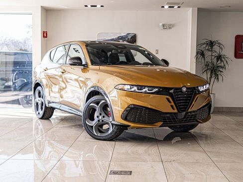 New 2026 Alfa Romeo Tonale Veloce w/ Quick Order Package 23H Volce image 5