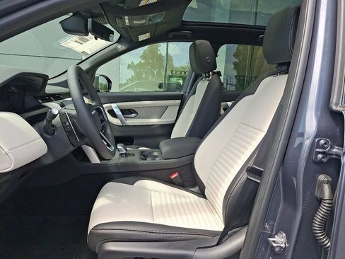 New 2026 Land Rover Discovery Sport Landmark AWD/4WD image 9