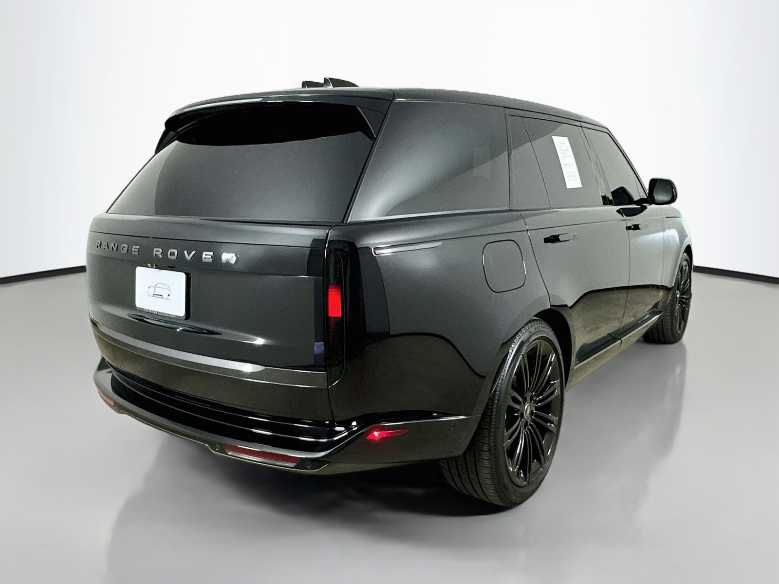Used 2025 Land Rover Range Rover Long Wheelbase SE AWD/4WD image 5