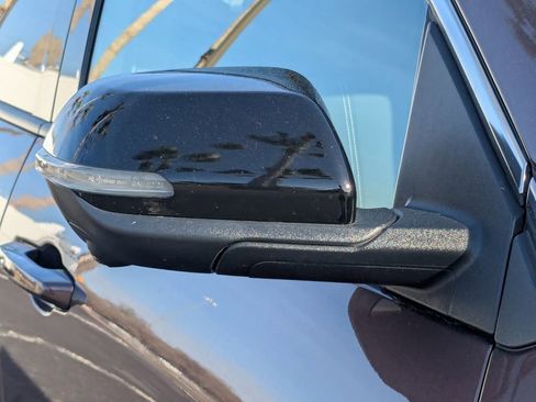 Used 2025 GMC Acadia Elevation image 12