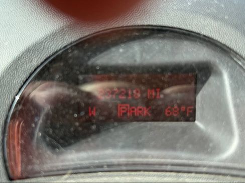 Used 2006 Pontiac Grand Prix w/ Preferred Package FWD image 39
