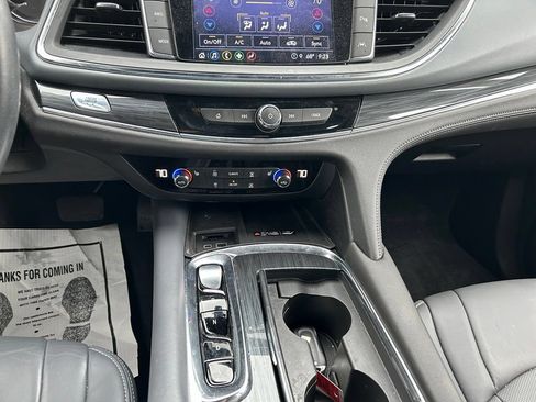 Used 2023 Buick Enclave Essence AWD/4WD image 18