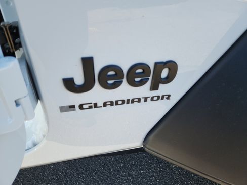 New 2026 Jeep Gladiator Sport image 24