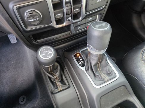 Used 2021 Jeep Wrangler Unlimited Sahara image 25