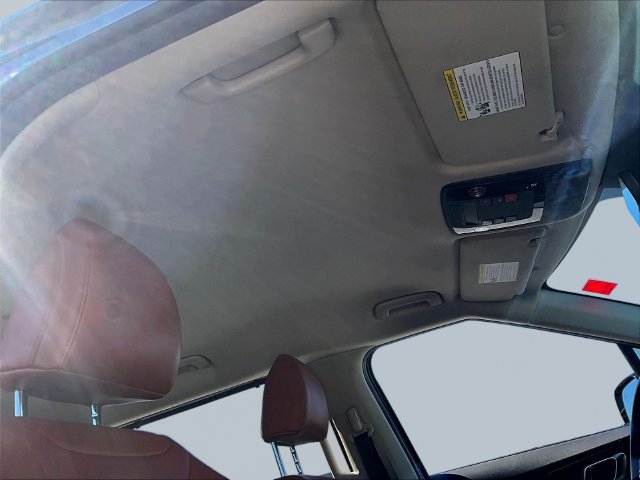 Certified 2023 Kia Carnival SX FWD image 34