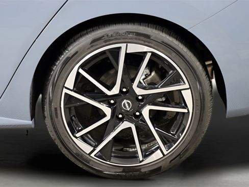 Used 2025 Nissan Sentra SR image 36