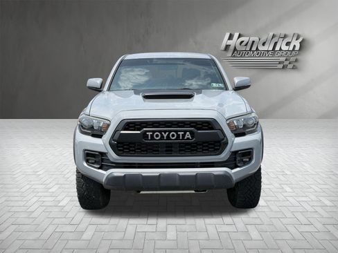 Used 2017 Toyota Tacoma TRD Pro AWD/4WD image 3