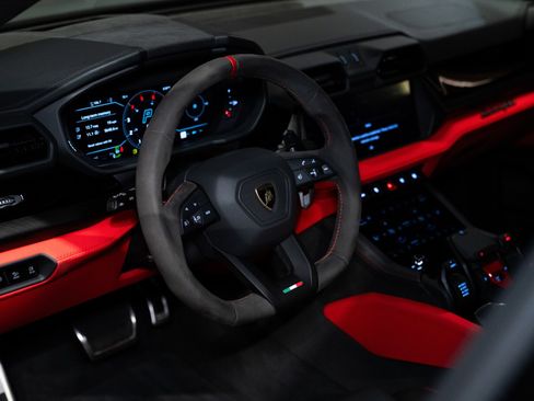 Used 2025 Lamborghini Urus SE AWD/4WD image 12