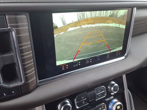 Used 2024 GMC Yukon XL Denali w/ Advanced Technology Package image 35