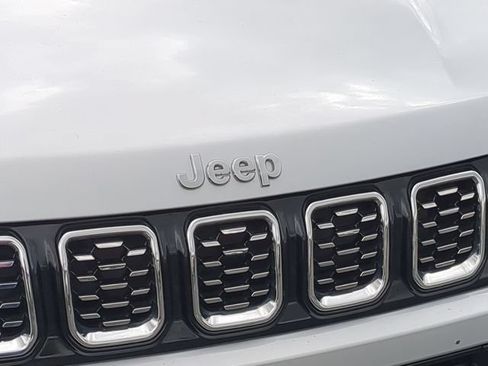Used 2025 Jeep Compass Limited AWD/4WD image 11