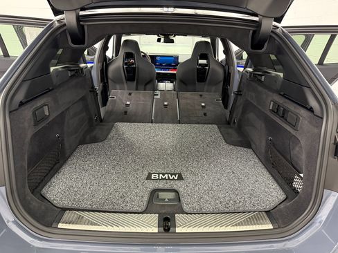 Used 2025 BMW M5 Touring image 44