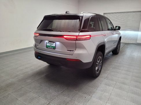 Used 2022 Jeep Grand Cherokee Trailhawk w/ Luxury Tech Group III AWD/4WD image 9