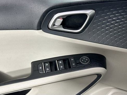 Used 2021 Kia Soul EX image 26