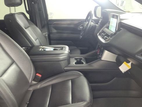 Used 2023 Chevrolet Tahoe Z71 w/ Z71 Off-Road Package AWD/4WD image 16