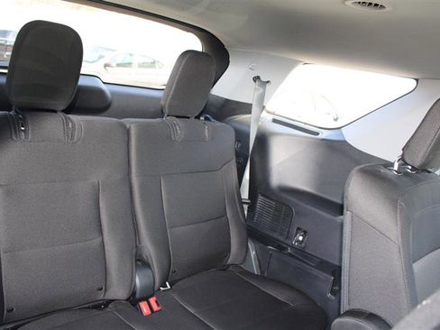 Used 2023 Ford Explorer XLT AWD/4WD image 15
