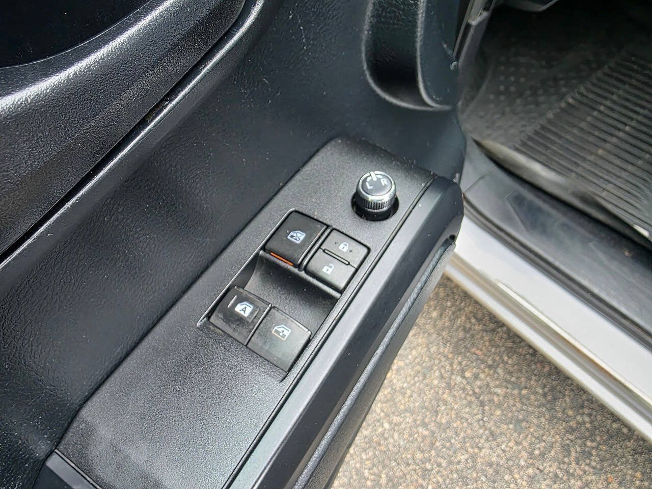 Used 2016 Toyota Tacoma SR w/ SR Convenience Package RWD image 11