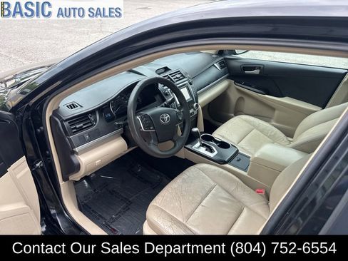 Used 2013 Toyota Camry LE image 10