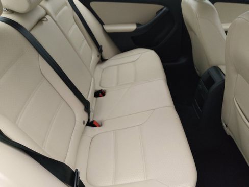Used 2017 Volkswagen Jetta SEL FWD image 19