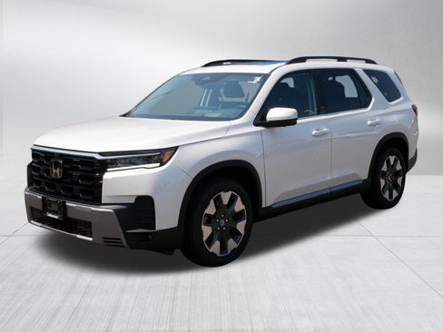 Used 2026 Honda Pilot Elite image 3
