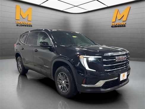 Used 2025 GMC Acadia Elevation image 2